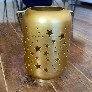 Gold star candle lantern